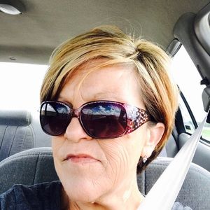 Meet your Posher, Bobbi